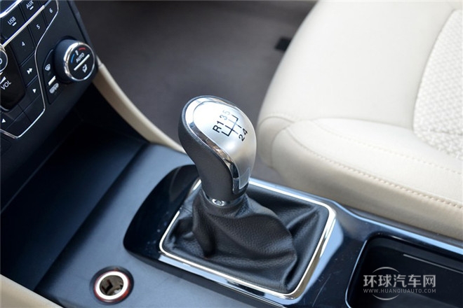 2013款 1.6L MT豪華型