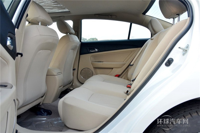 2013款 1.6L MT豪華型