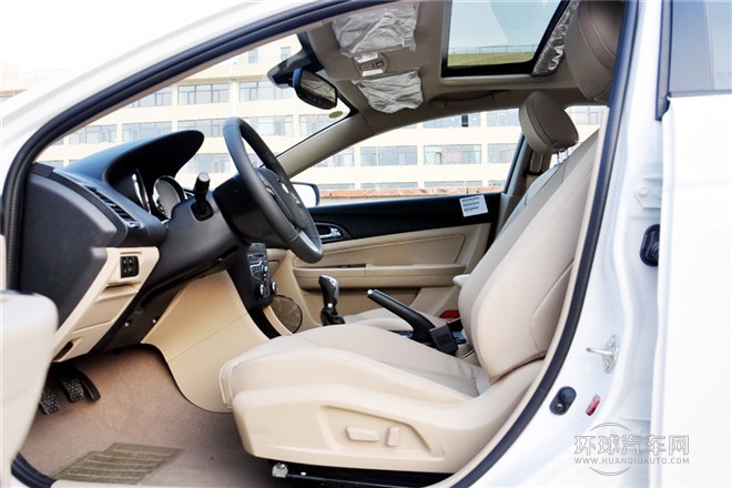 2013款 1.6L MT尊貴型