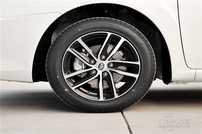 2013款 1.6L MT尊貴型