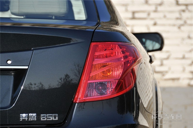 2013款 1.6L AT豪華型