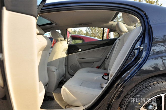 2013款 1.6L AT豪華型