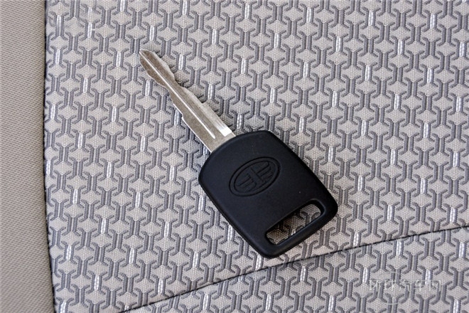 2013款 1.6L AT豪華型