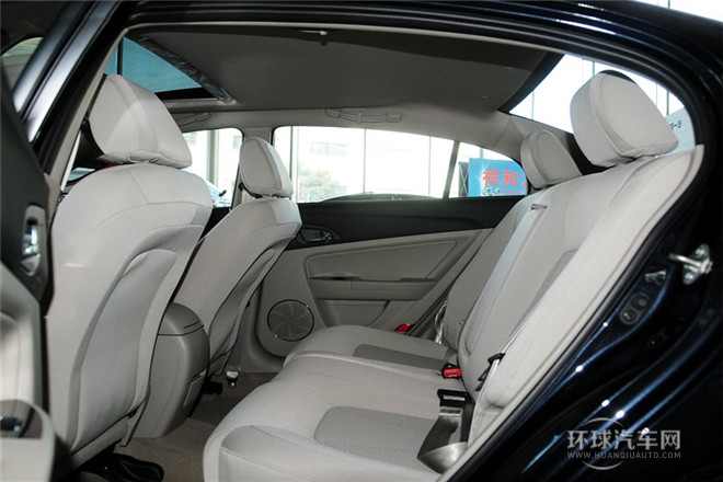 2013款 1.8L AT舒適型