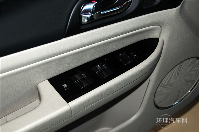 2013款 1.8L AT舒適型