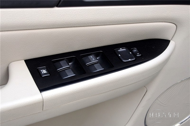 2013款 1.8L AT尊貴型