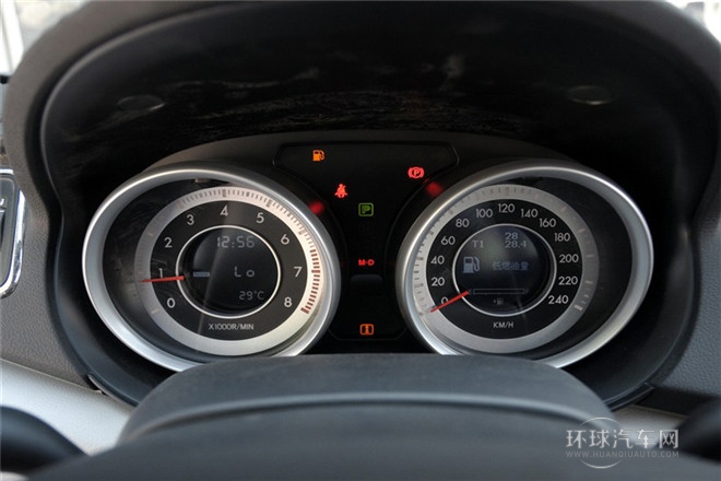 2014款 1.8T 自動舒適型