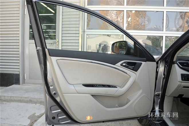 2014款 1.8T 自動舒適型