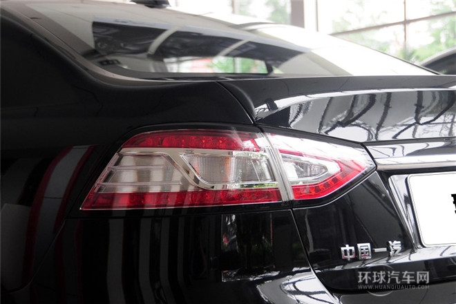 2014款 1.8T 自動尊貴型