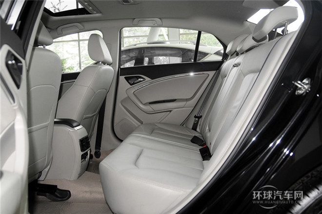 2014款 1.8T 自動(dòng)尊貴型