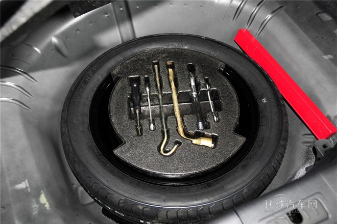 2014款 1.8T 自動尊貴型