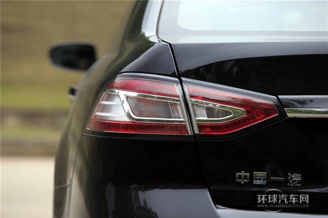 2014款 1.8T 自動旗艦型