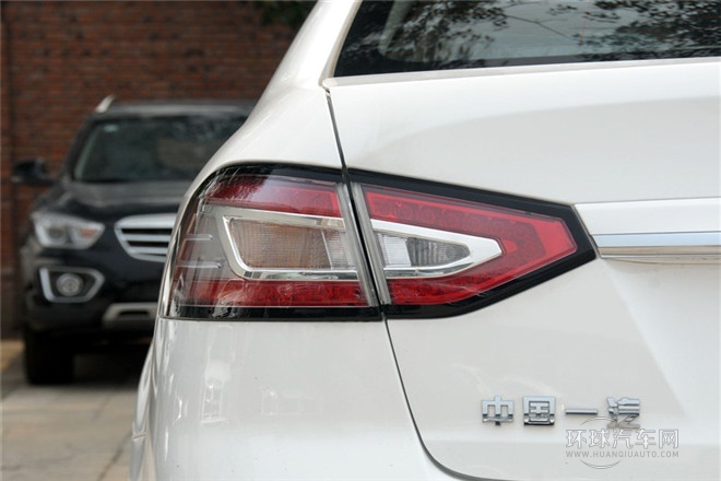 2014款 2.0T 自動(dòng)豪華型