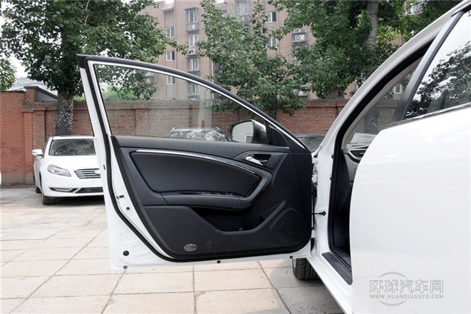 2014款 2.0T 自動豪華型