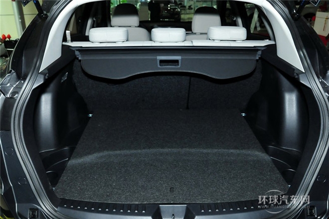 2013款 2.0L 手動基本型