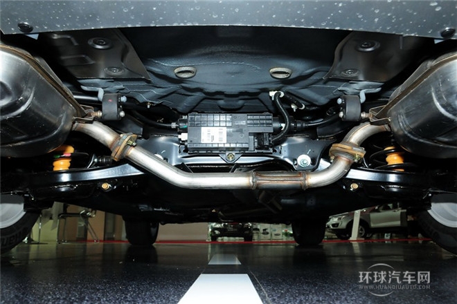 2013款 2.0L 手動基本型