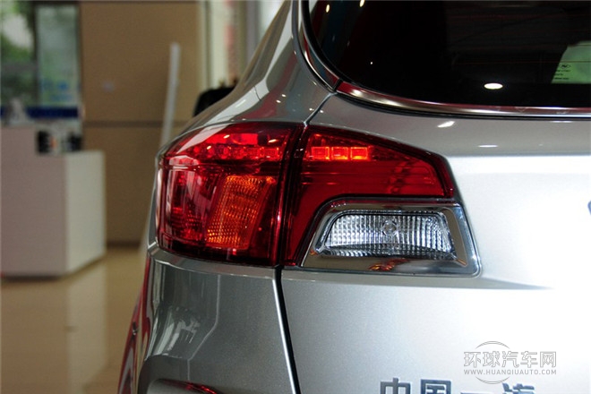 2013款 2.0L 自動舒適型