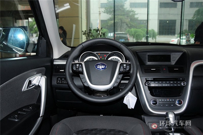 2013款 2.0L 自動舒適型