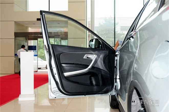 2013款 2.0L 自動舒適型