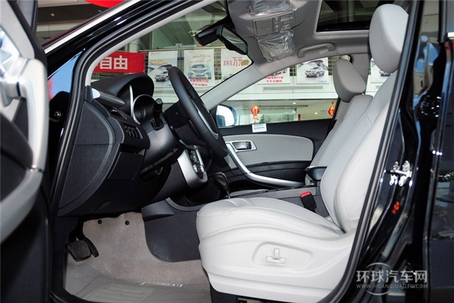 2013款 2.0L 自動豪華型
