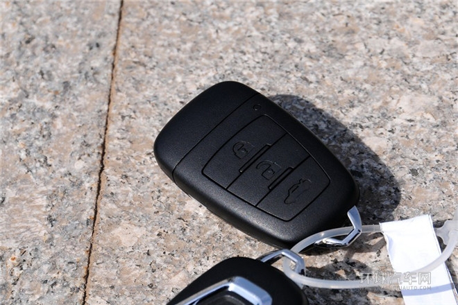 2013款 2.3L 自動(dòng)旗艦型