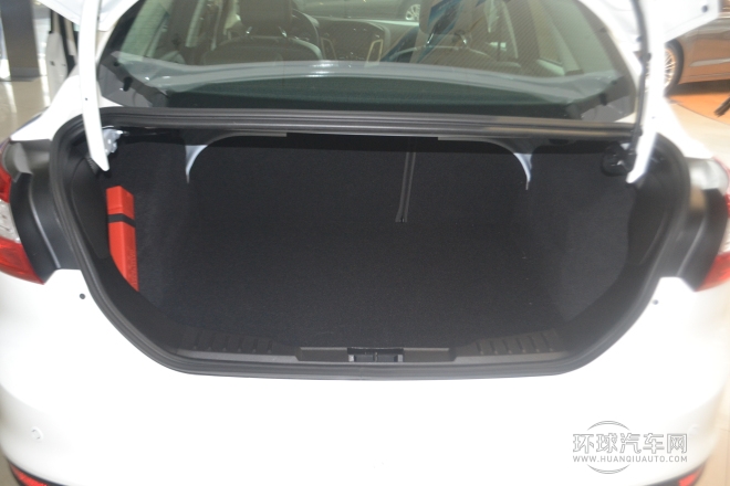 2012款 三廂 1.6L AT風尚型