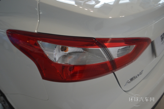 2012款 三廂 1.6L AT風尚型