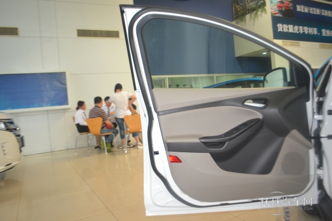 2012款 兩廂 1.6L AT風尚型