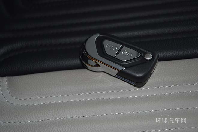 2013款1.6L時(shí)尚敞篷版