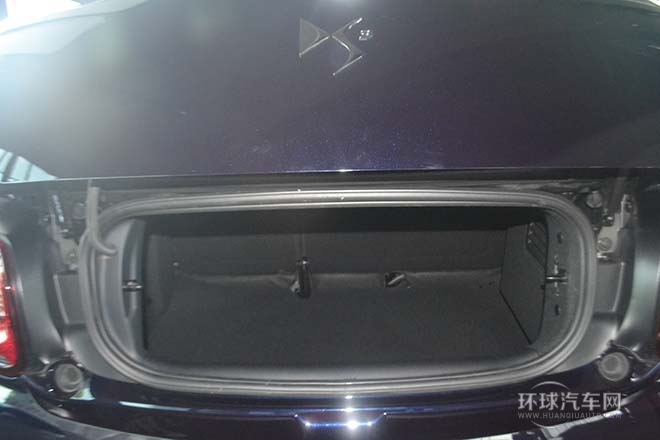 2013款1.6L時尚敞篷版