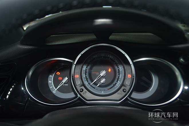 2013款1.6L時尚敞篷版