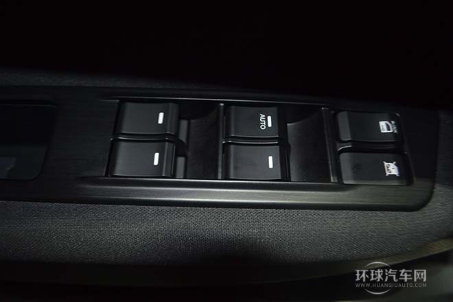 2012款 2.0L 手動兩驅(qū)舒適版