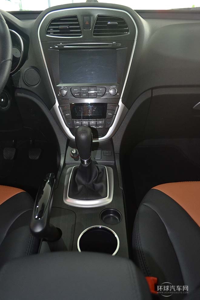 2012款 2.0L 手動兩驅舒適版