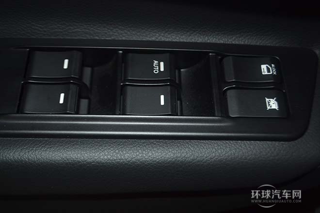 2012款 2.0L 自動兩驅周年紀念版