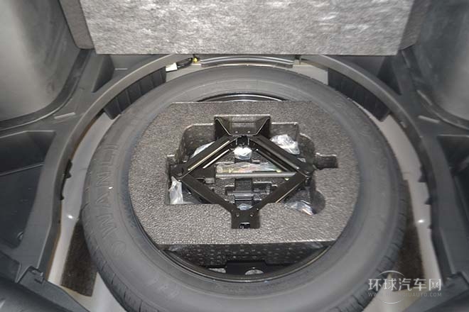 2013款 1.8T 自動兩驅豪華版