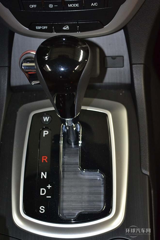 2013款 1.8T 自動(dòng)兩驅(qū)豪華版