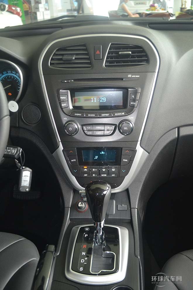 2013款 1.8T 自動兩驅精英版