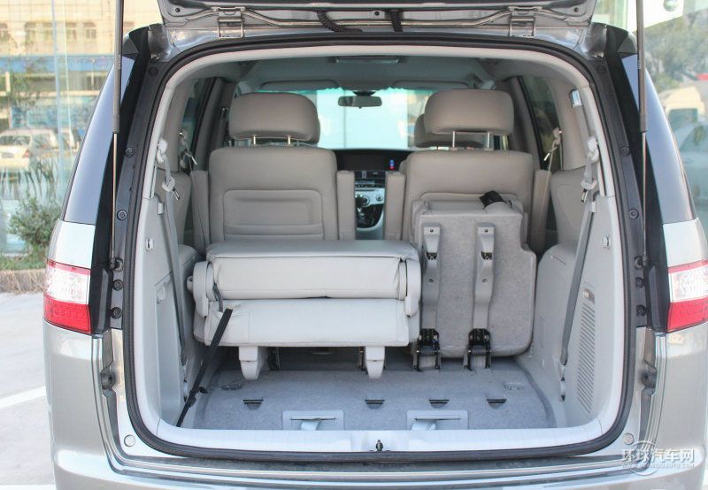 2013款 2.0T 商務型