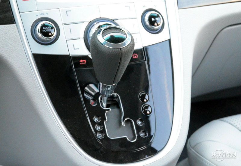 2013款 2.0T 商務型