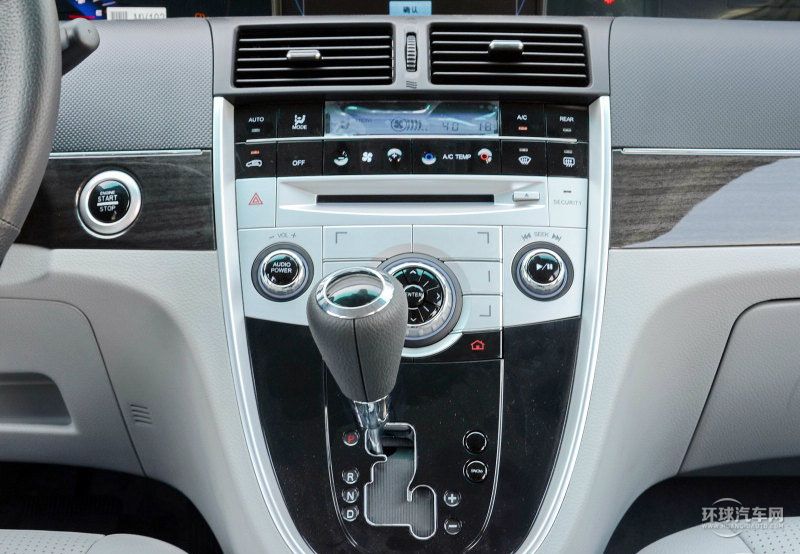 2013款 2.0T 商務型