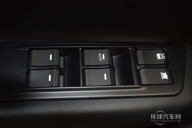 2014款 2.0L 自動兩驅(qū)周年增值版