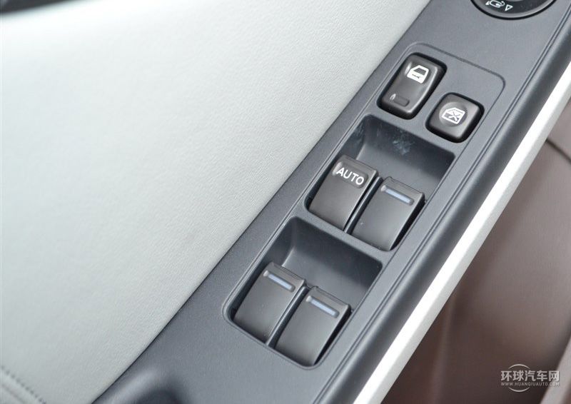 2014款 榮耀導航版 1.8T 自動豪華型