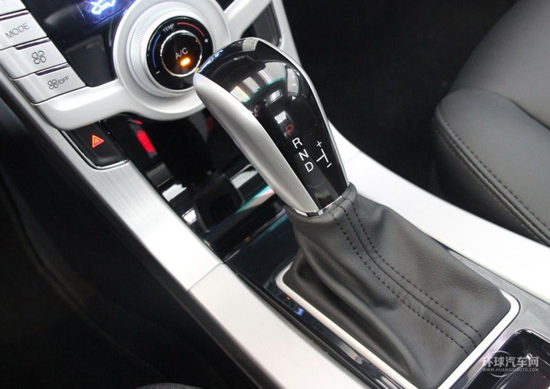 2014款 榮耀導航版 1.8T 自動豪華型