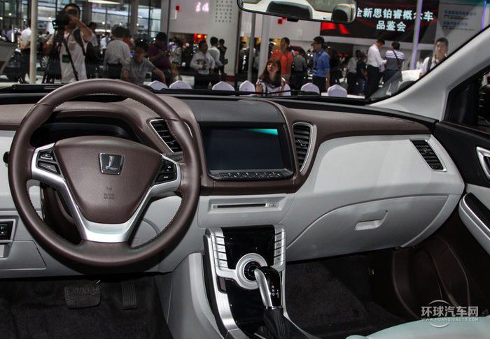 2014款 榮耀導(dǎo)航版 1.8T 手動經(jīng)典型