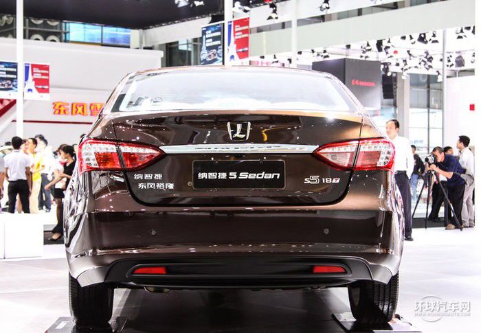 2014款 榮耀導航版 1.8T 手動經典型