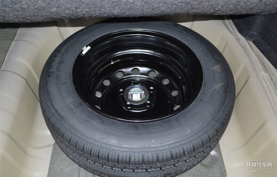 2014款 榮耀導(dǎo)航版 1.8T 手動(dòng)精致型