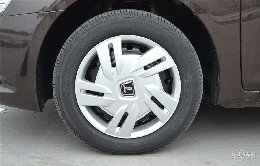 2014款 榮耀導航版 1.8T 手動精致型