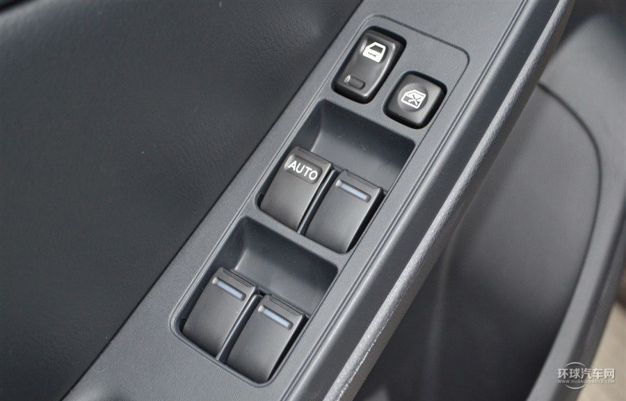 2014款 榮耀導航版 1.8T 手動精致型