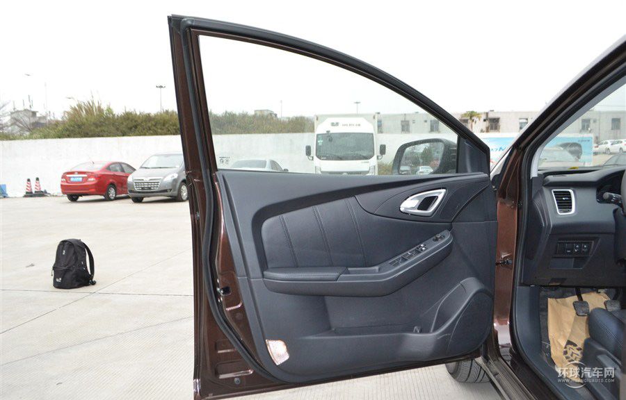 2014款 榮耀導(dǎo)航版 1.8T 手動精致型