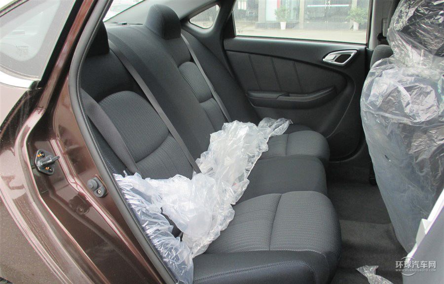 2014款 榮耀導(dǎo)航版 1.8T 手動(dòng)精致型